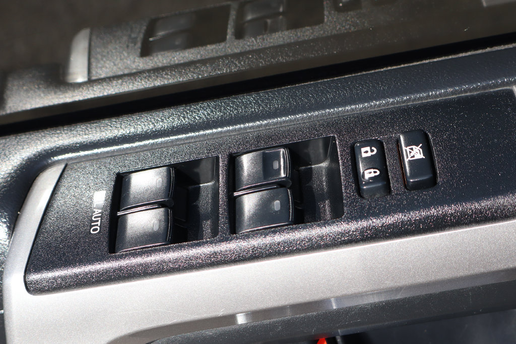 Used 2021 Toyota 4Runner SR5 AWD/4WD image 18