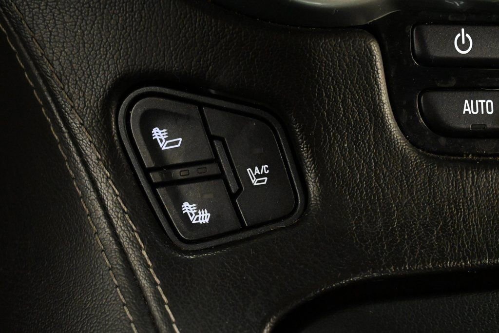 Used 2015 Chevrolet Suburban LTZ image 14
