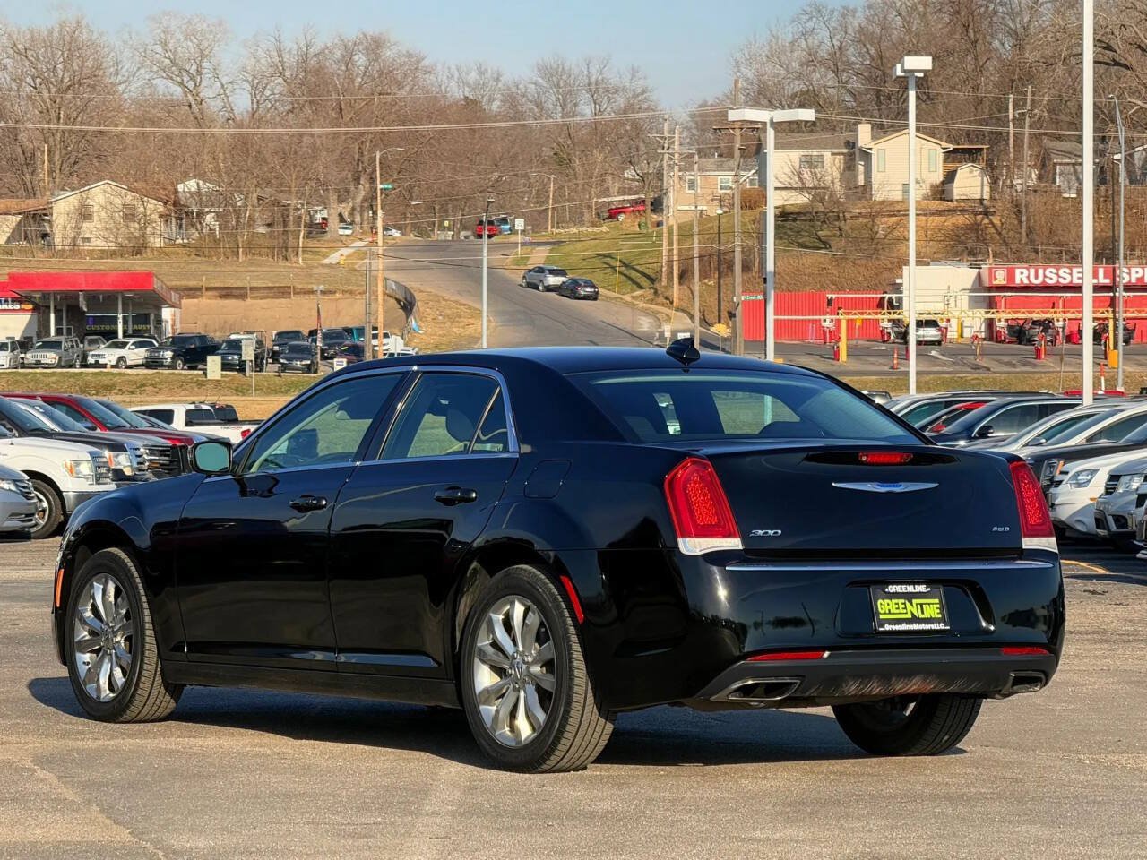Used 2018 Chrysler 300 Touring AWD/4WD image 2