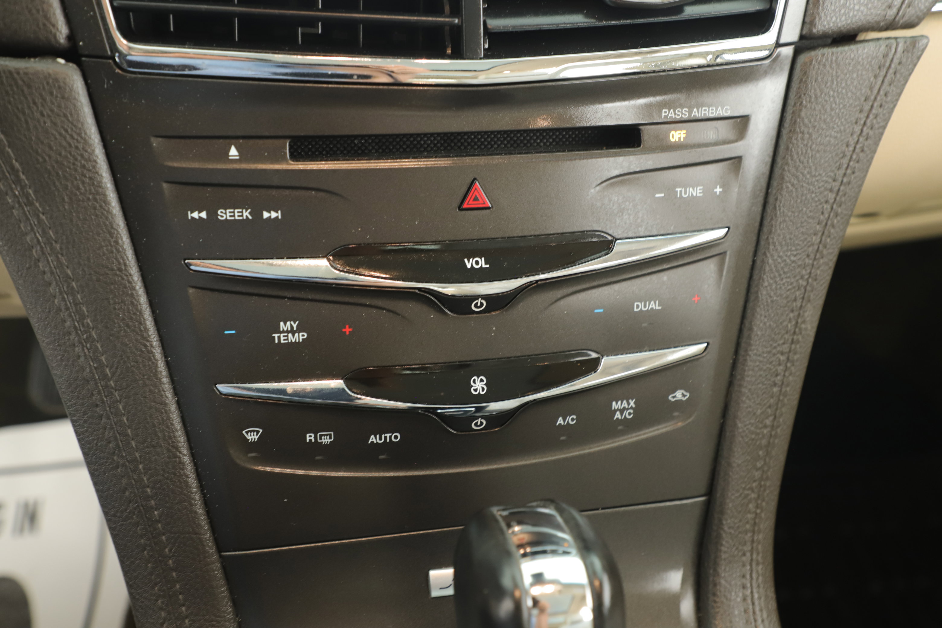 Used 2016 Lincoln MKT AWD w/ Equipment Group 201A image 15