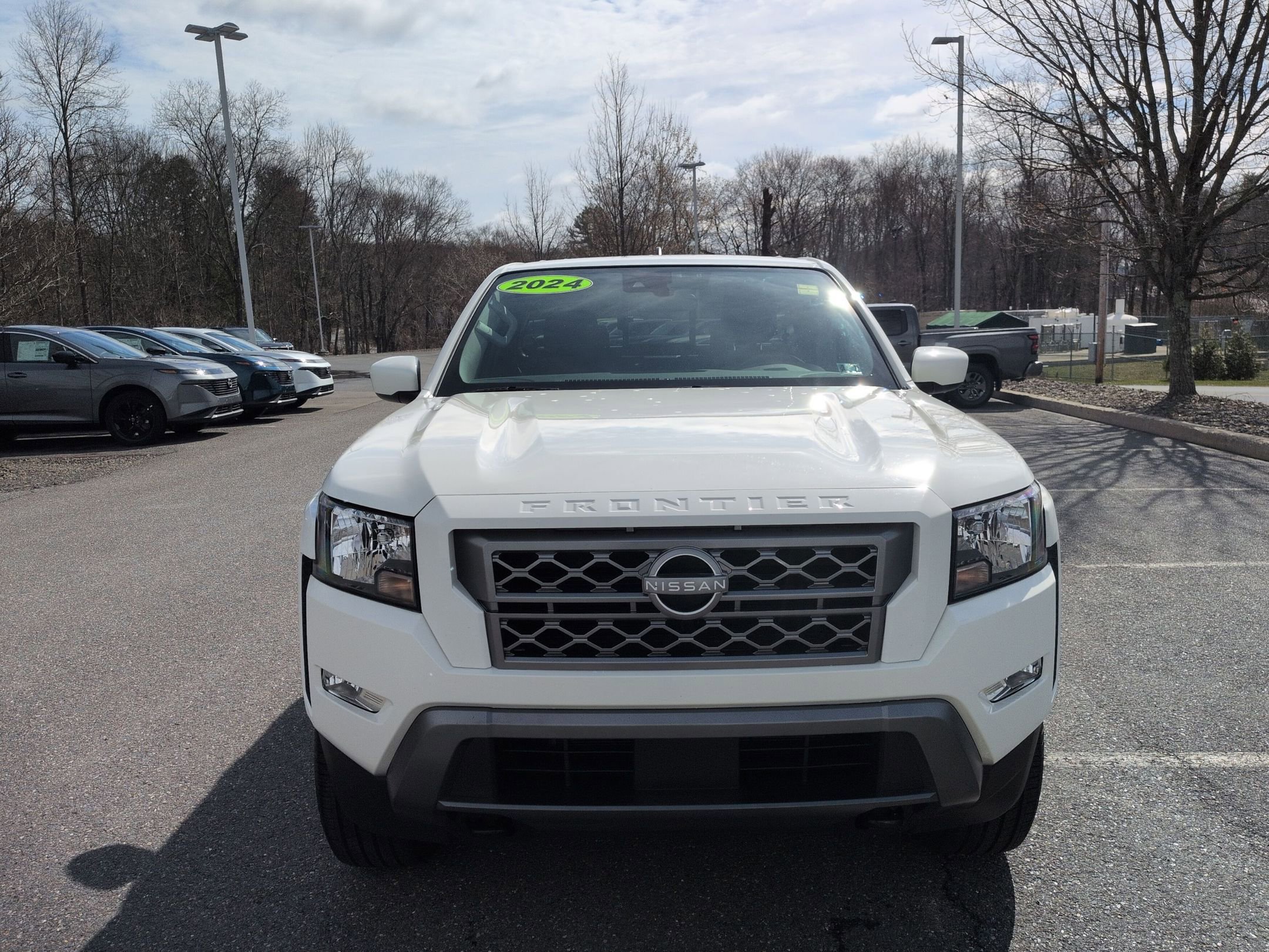 Used 2024 Nissan Frontier SV w/ SV Convenience Package image 2