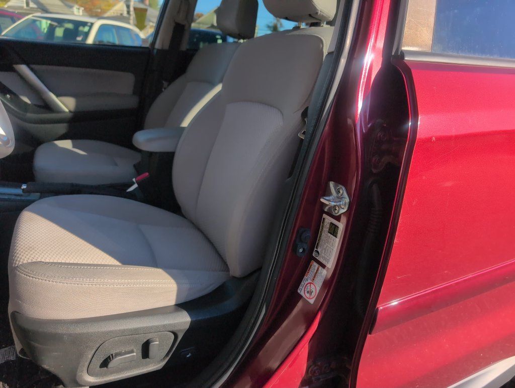 Used 2017 Subaru Forester 2.5i Premium w/ All-Weather Package AWD/4WD image 15