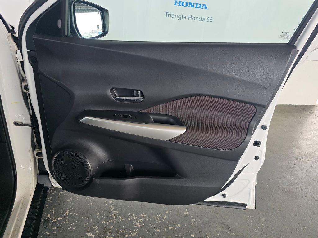 Used 2020 Nissan Kicks SV image 8