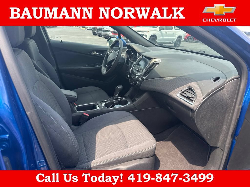 Used 2019 Chevrolet Cruze LT w/ Convenience Package FWD image 37
