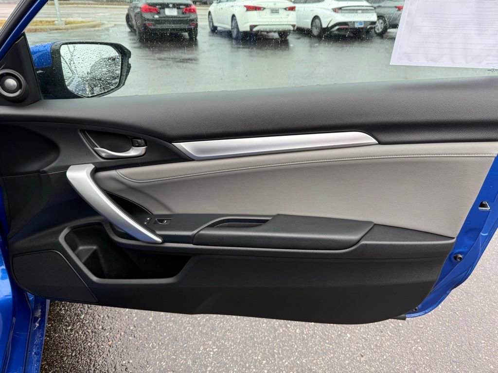 Used 2017 Honda Civic Touring image 15