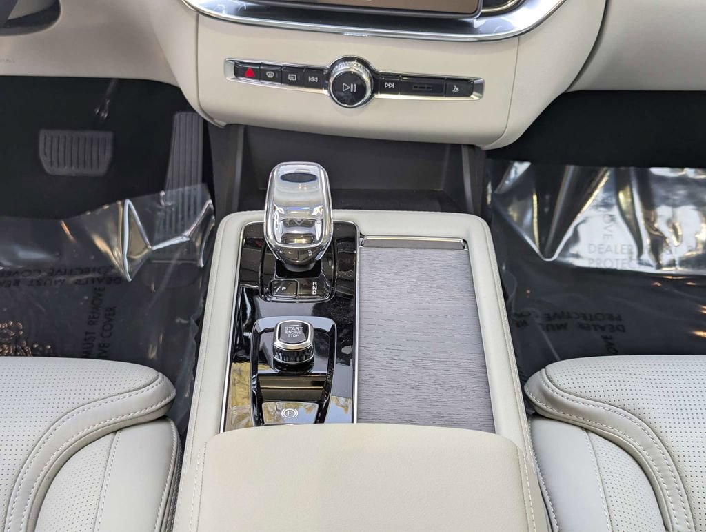 New 2026 Volvo XC90 T8 Ultra w/ Protection Package AWD/4WD image 19