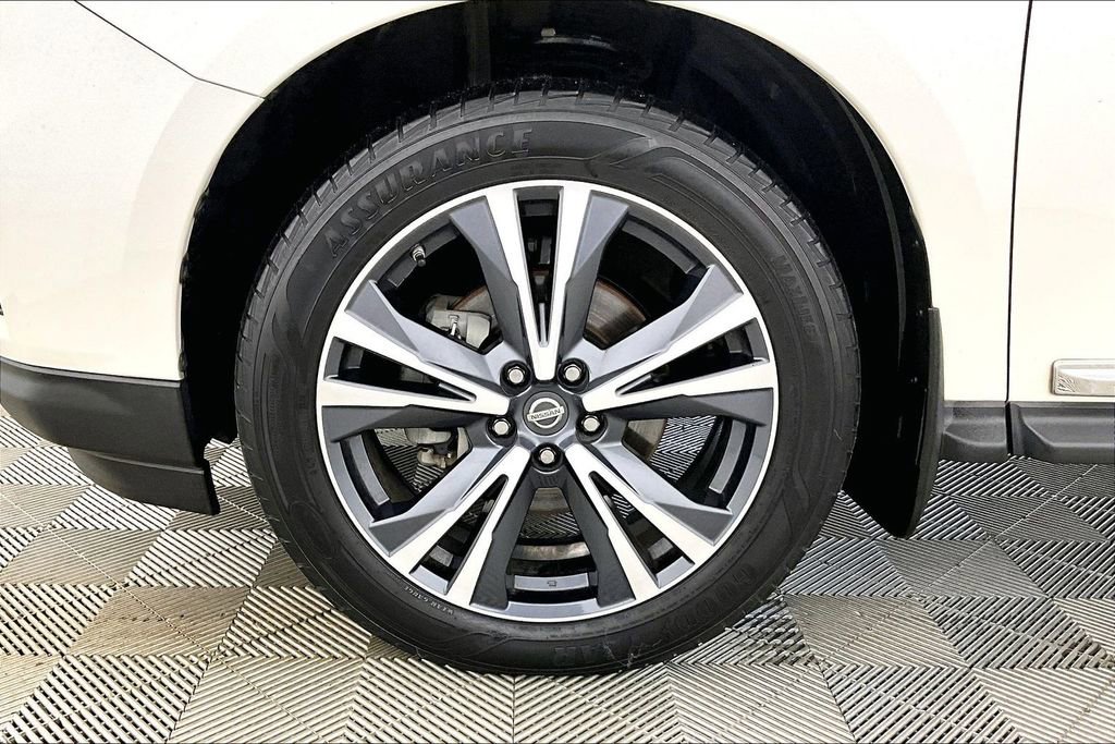 Used 2018 Nissan Pathfinder Platinum image 8