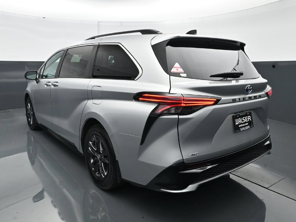 Used 2024 Toyota Sienna XSE AWD/4WD image 5