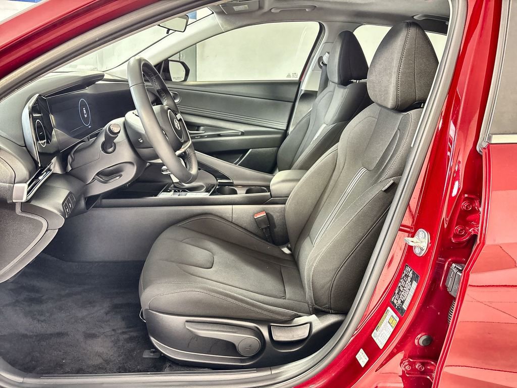 New 2025 Hyundai Elantra SEL FWD image 13