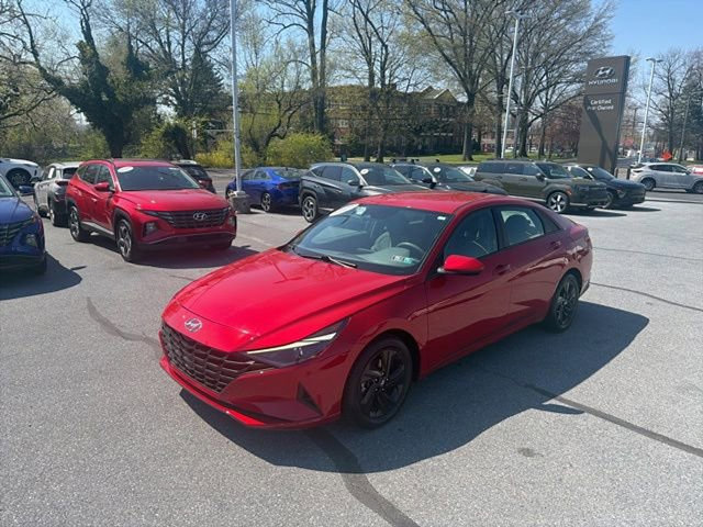 Certified 2021 Hyundai Elantra SEL image 2