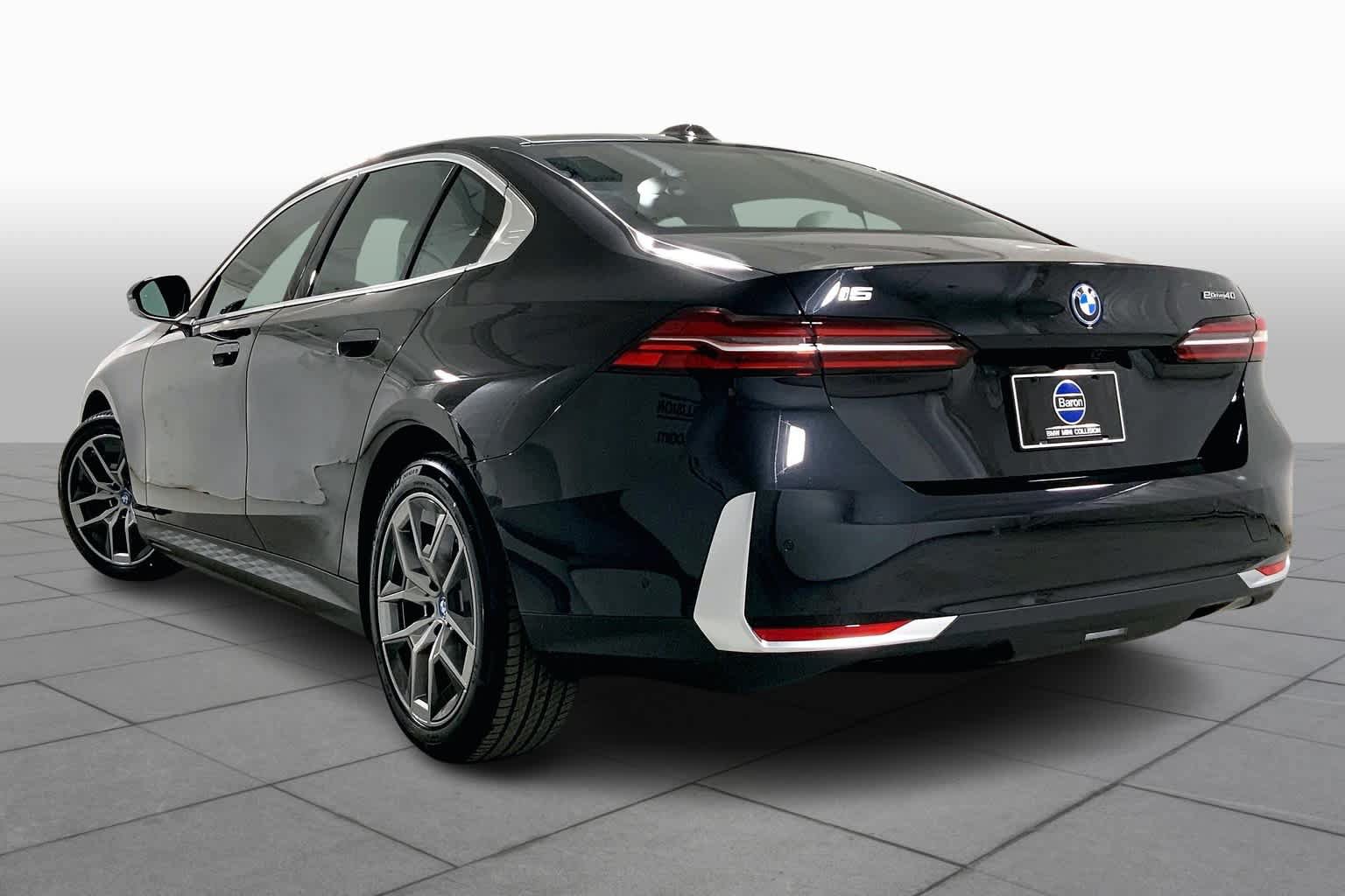 Used 2024 BMW i5 eDrive40i w/ Premium Package RWD image 12