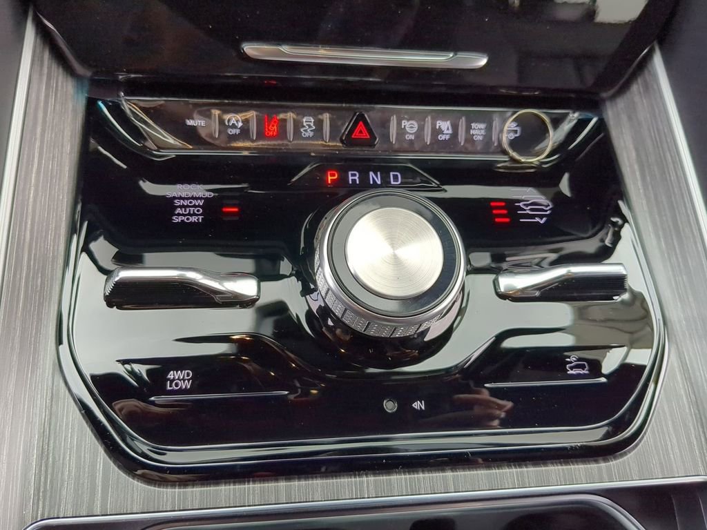 New 2024 Jeep Wagoneer Series II w/ Convenience Group I image 9