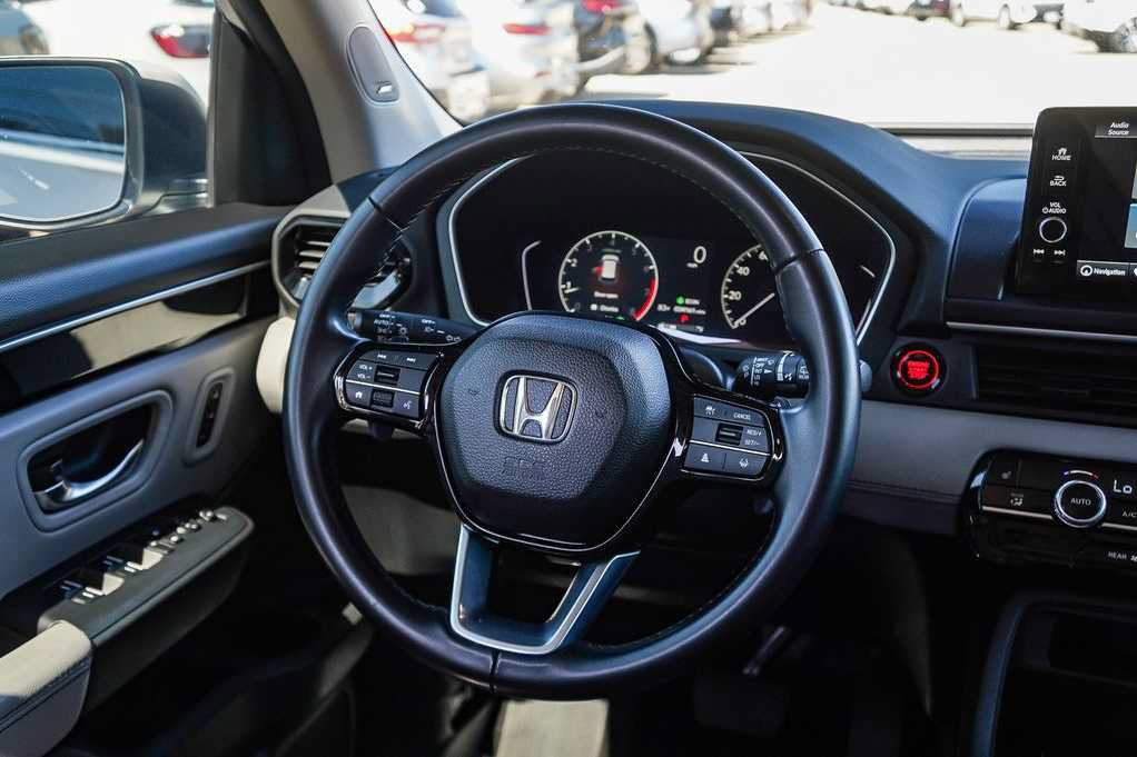 Used 2024 Honda Pilot Touring image 15