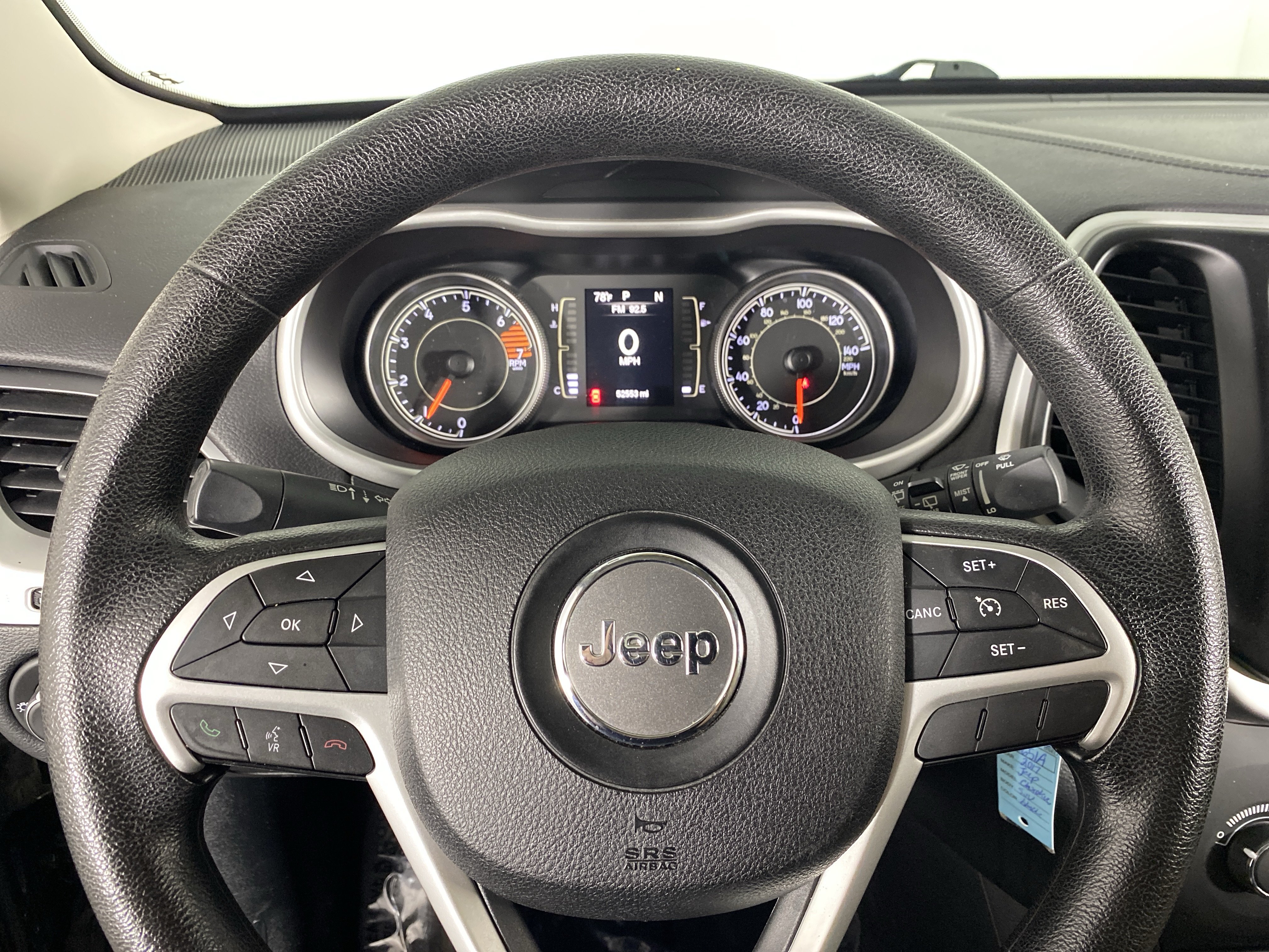 Used 2017 Jeep Cherokee Sport AWD/4WD image 18