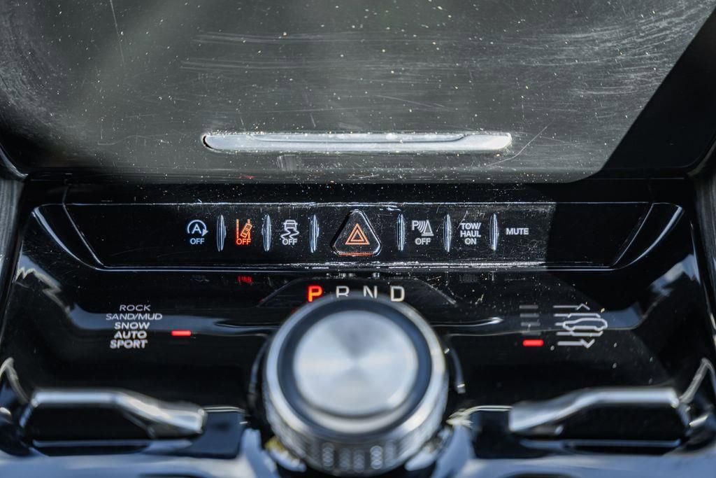 Used 2022 Jeep Wagoneer Series III image 24