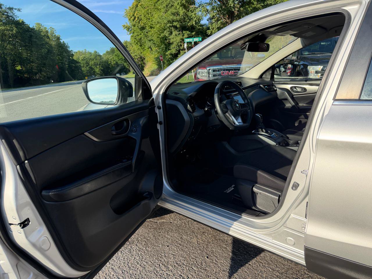 Used 2022 Nissan Rogue Sport S AWD/4WD image 9