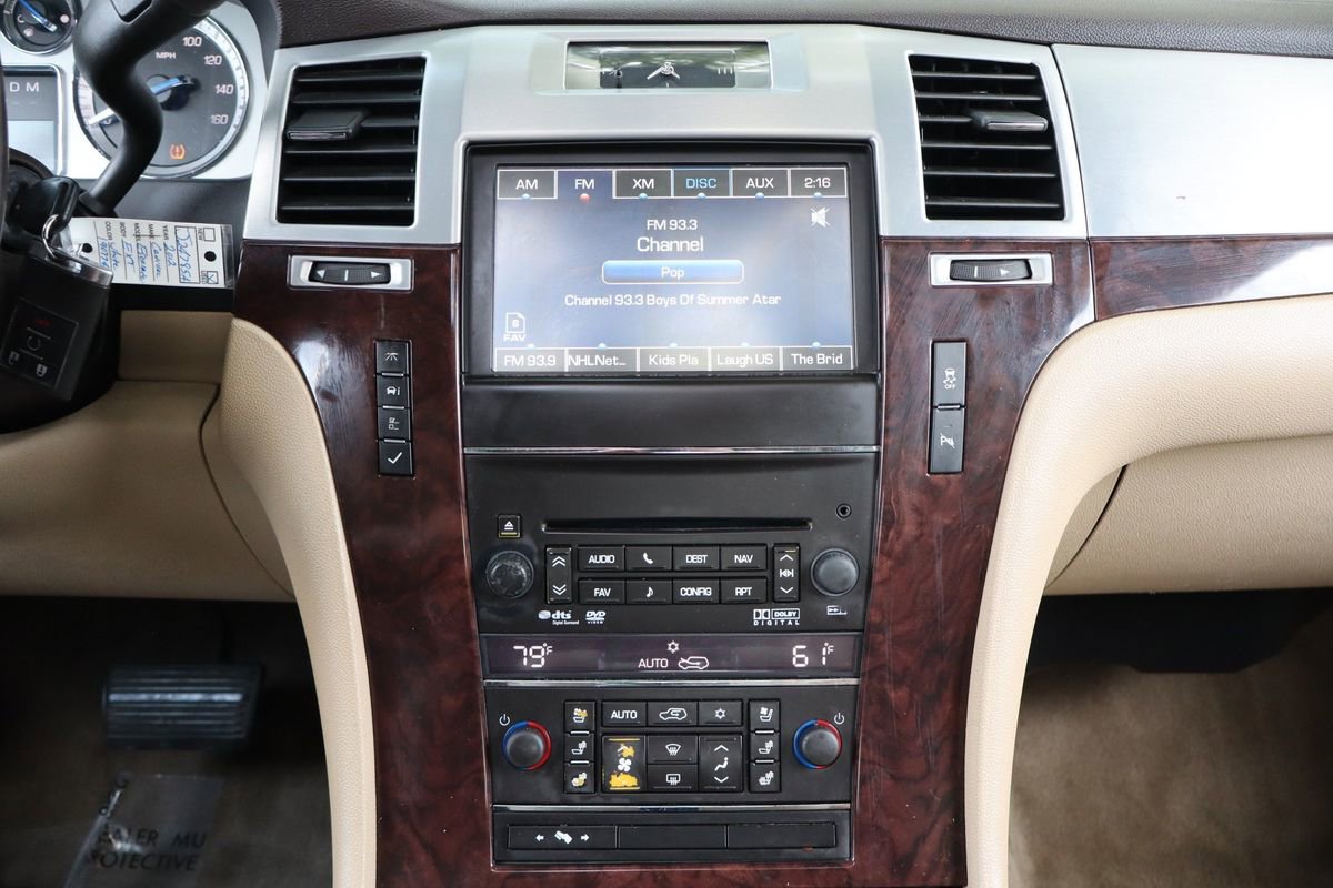 Used 2012 Cadillac Escalade EXT Luxury image 36