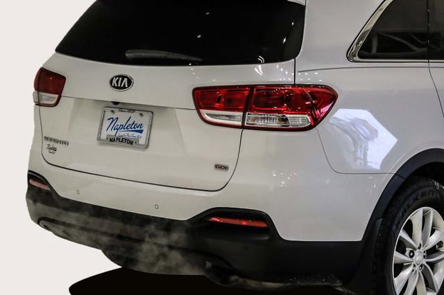 Used 2017 Kia Sorento LX w/ LX Convenience Package image 6