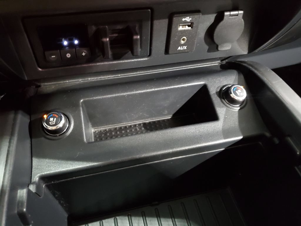 Used 2017 Nissan Titan Platinum Reserve RWD image 36
