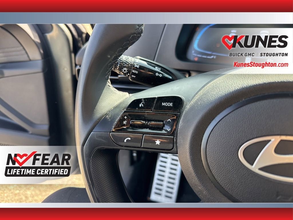 Used 2025 Hyundai Elantra Sport image 28