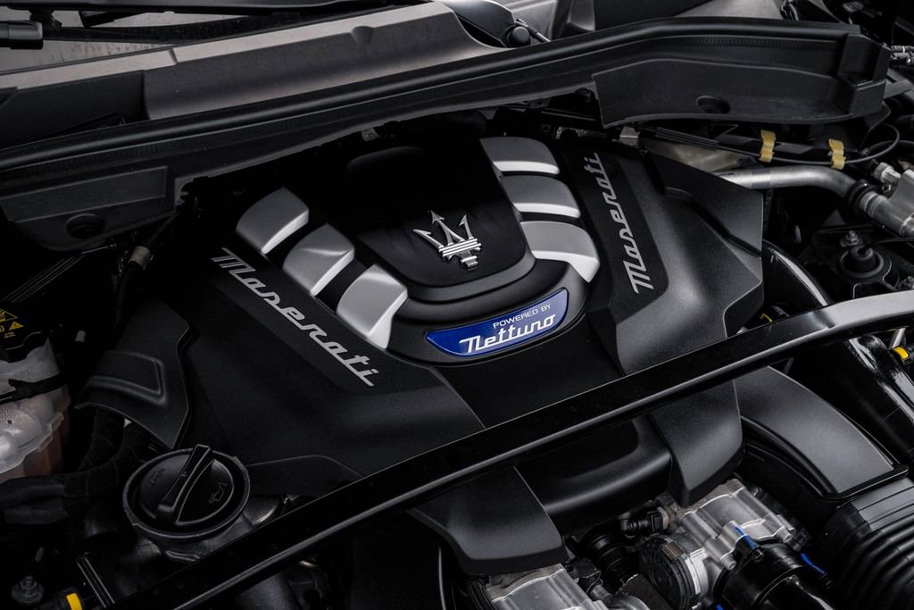 Certified 2023 Maserati Grecale Trofeo image 28