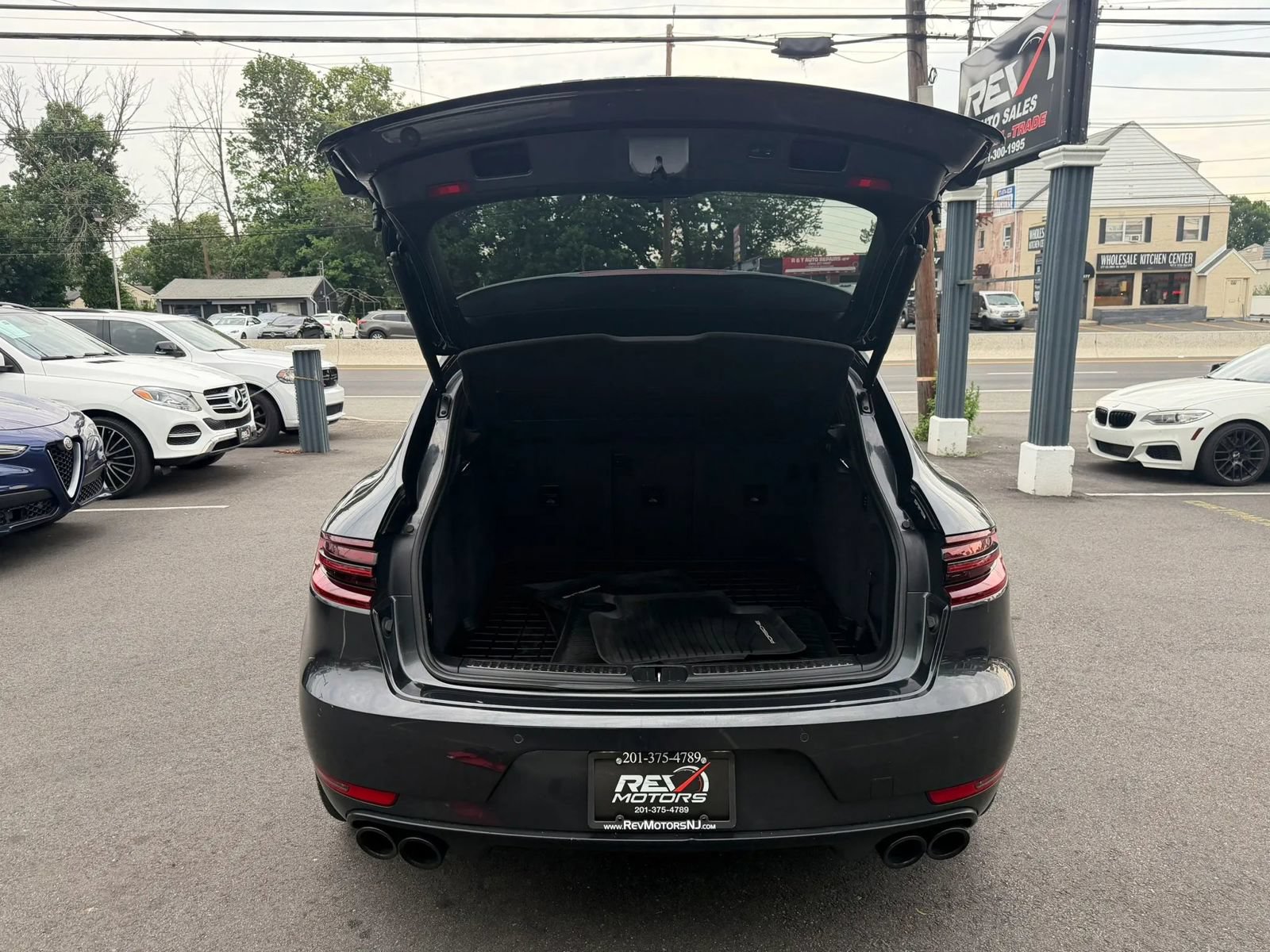 Used 2017 Porsche Macan GTS AWD/4WD image 23