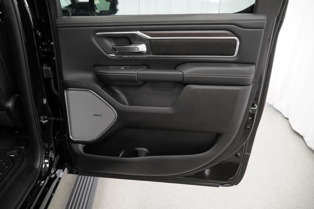 New 2027 RAM 1500 Laramie AWD/4WD image 31