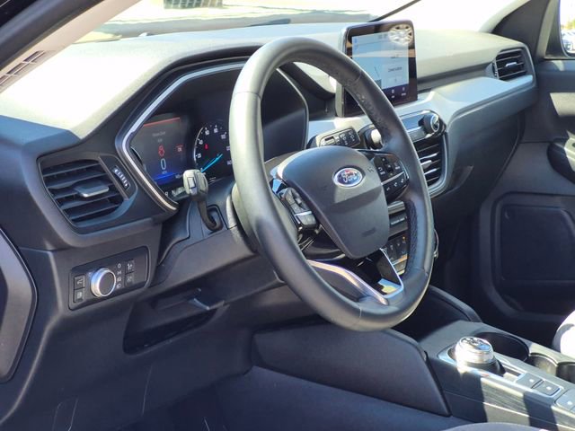 Used 2021 Ford Escape SE w/ SE Sport Appearance Package image 9