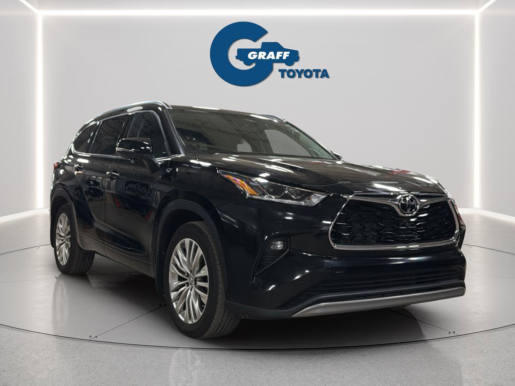 Used 2024 Toyota Highlander Platinum image 11