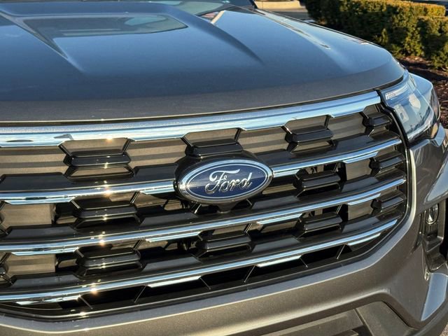 New 2026 Ford Explorer Active w/ Active Comfort Package image 4