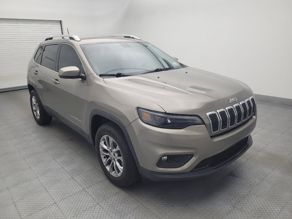 Used 2019 Jeep Cherokee Latitude Plus w/ Cold Weather Group AWD/4WD image 13