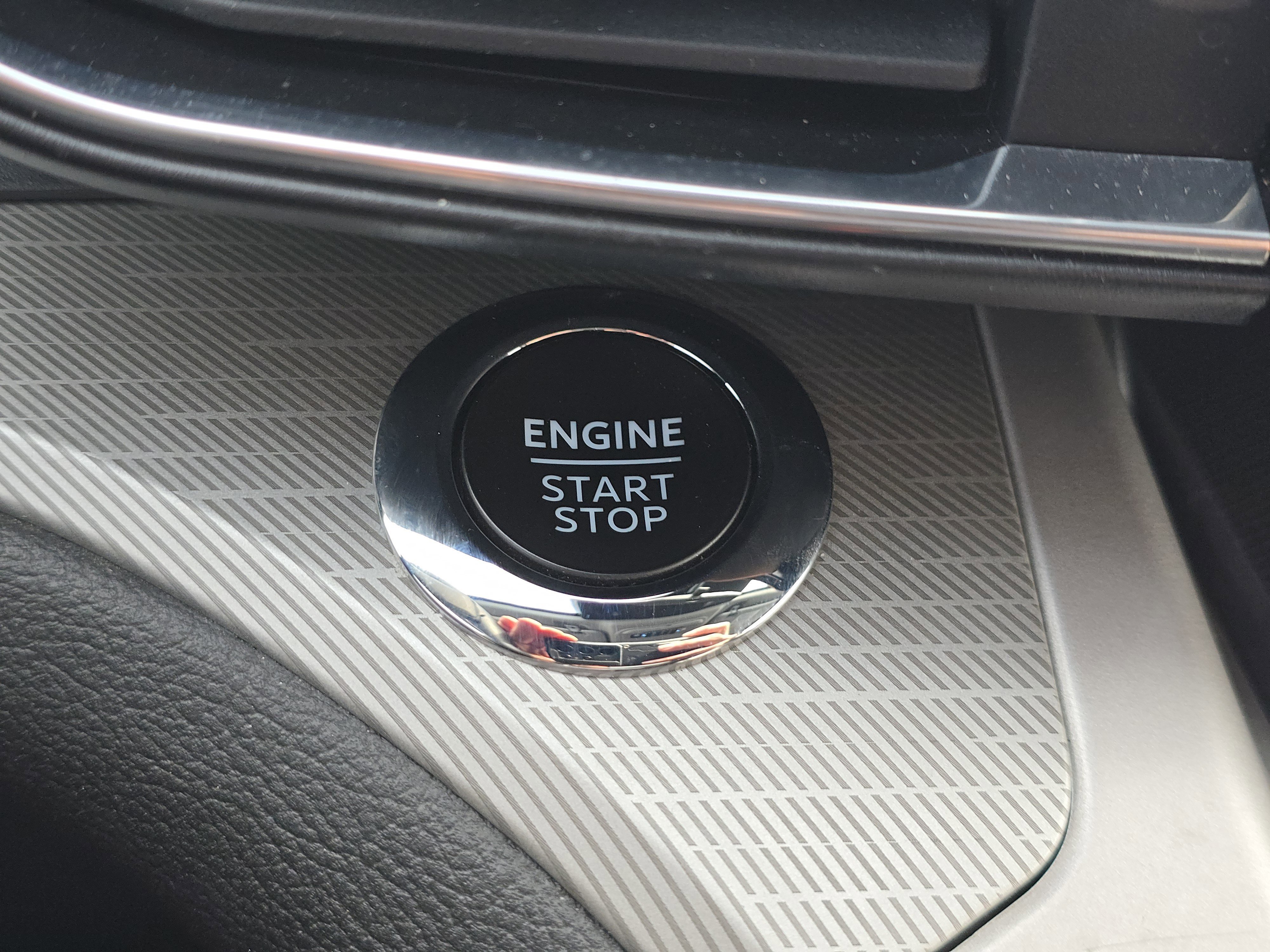 Used 2024 Ford Explorer XLT w/ Equipment Group 202A image 26