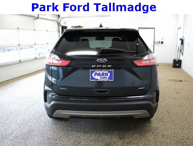 Used 2022 Ford Edge SEL image 4