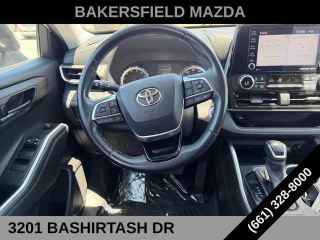 Used 2021 Toyota Highlander LE FWD image 13