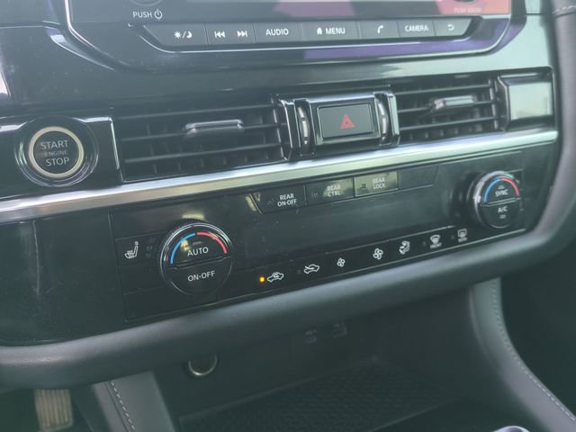 Used 2022 Nissan Pathfinder SV AWD/4WD image 25