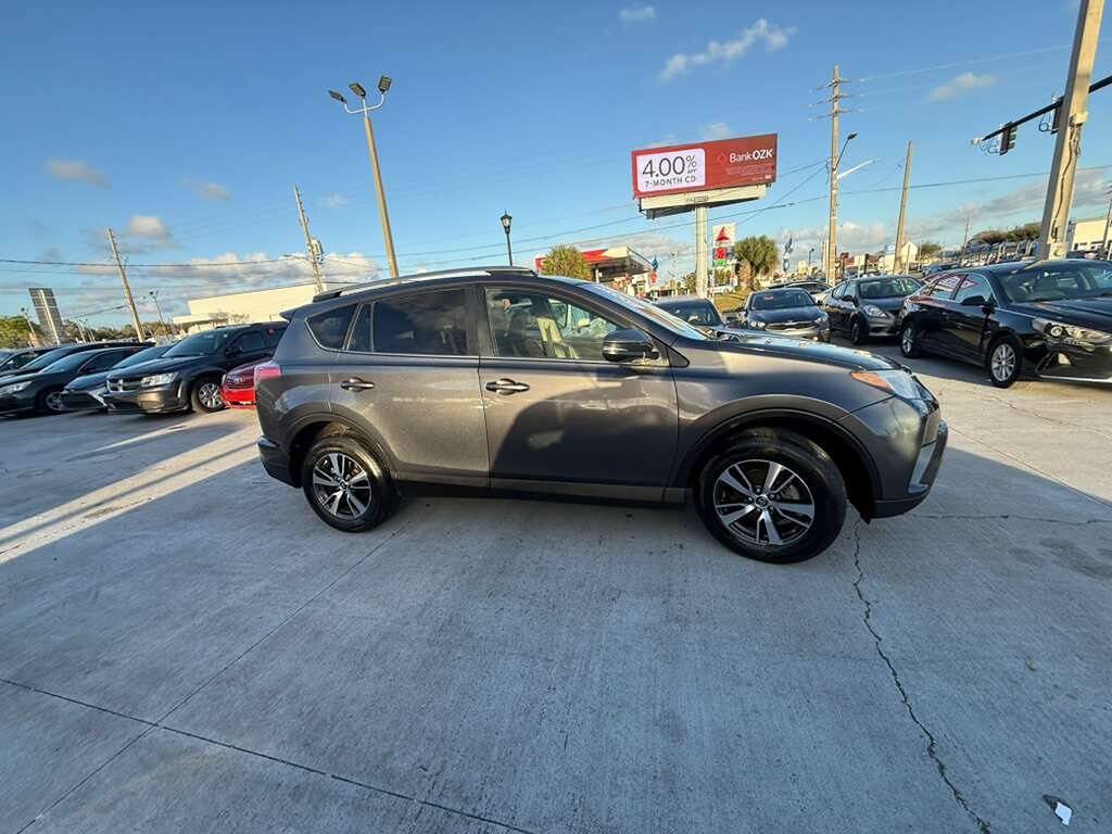 Used 2017 Toyota RAV4 XLE FWD image 13