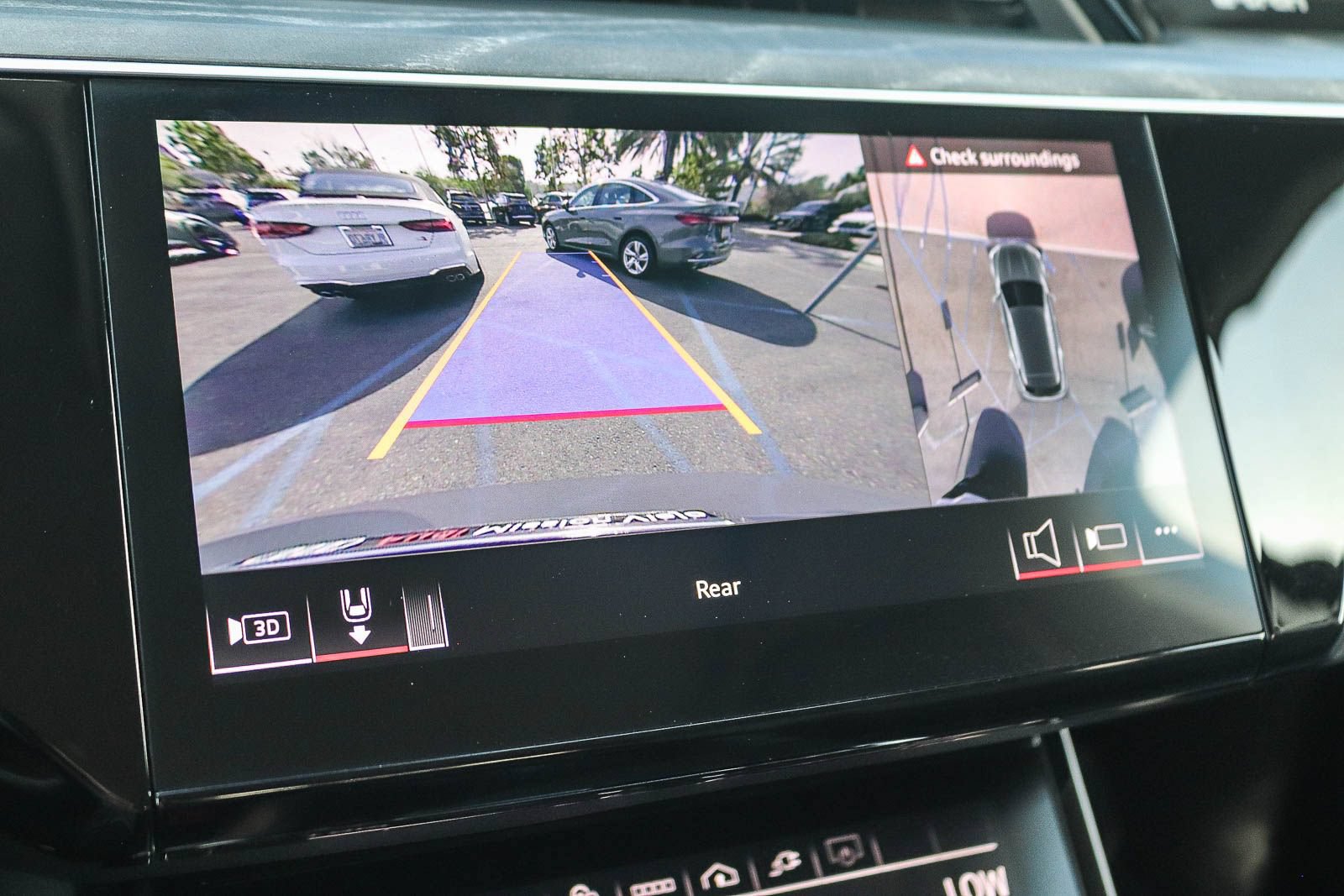 Certified 2024 Audi Q8 e-tron Premium Plus AWD/4WD image 27