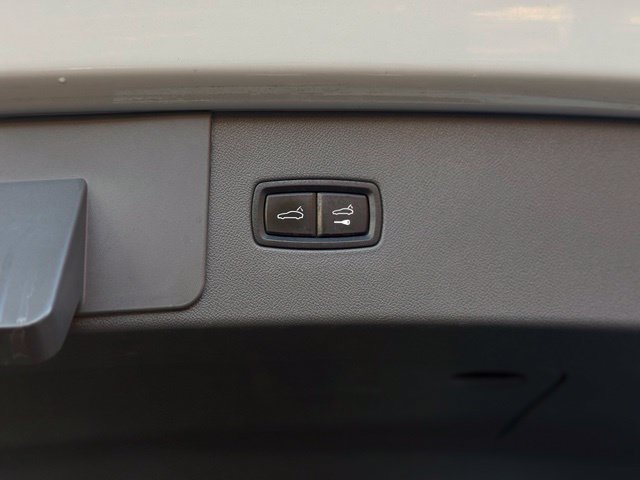 Used 2022 Porsche Cayenne AWD/4WD image 38