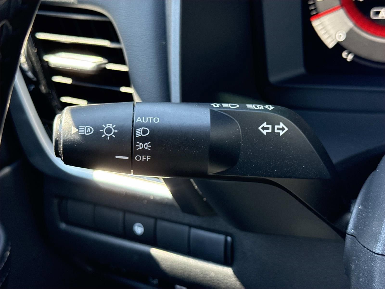 Used 2026 Nissan Rogue SL AWD/4WD image 15