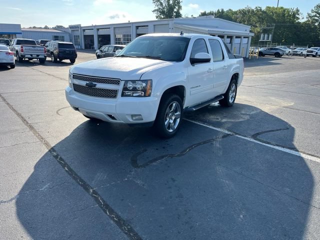 Used 2011 Chevrolet Avalanche LT AWD/4WD image 31