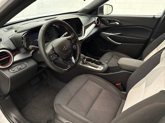 Used 2024 Chevrolet Trax RS w/ Driver Confidence Package FWD image 9