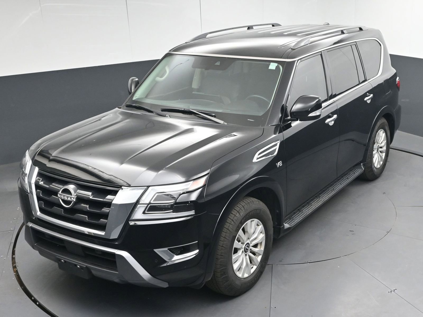 Used 2021 Nissan Armada SV image 32