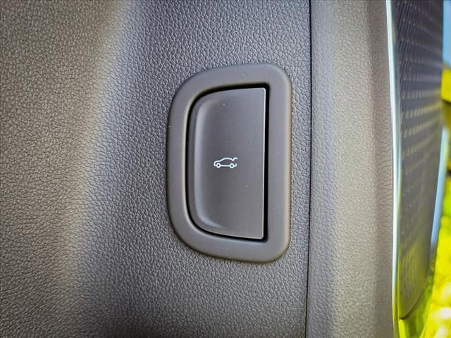 New 2025 GMC Acadia Elevation image 13