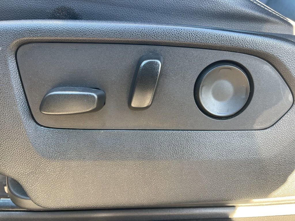 Used 2021 GMC Yukon SLT w/ SLT Luxury Plus Package image 12