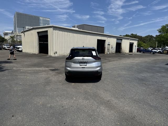 Used 2024 Nissan Rogue S FWD image 6