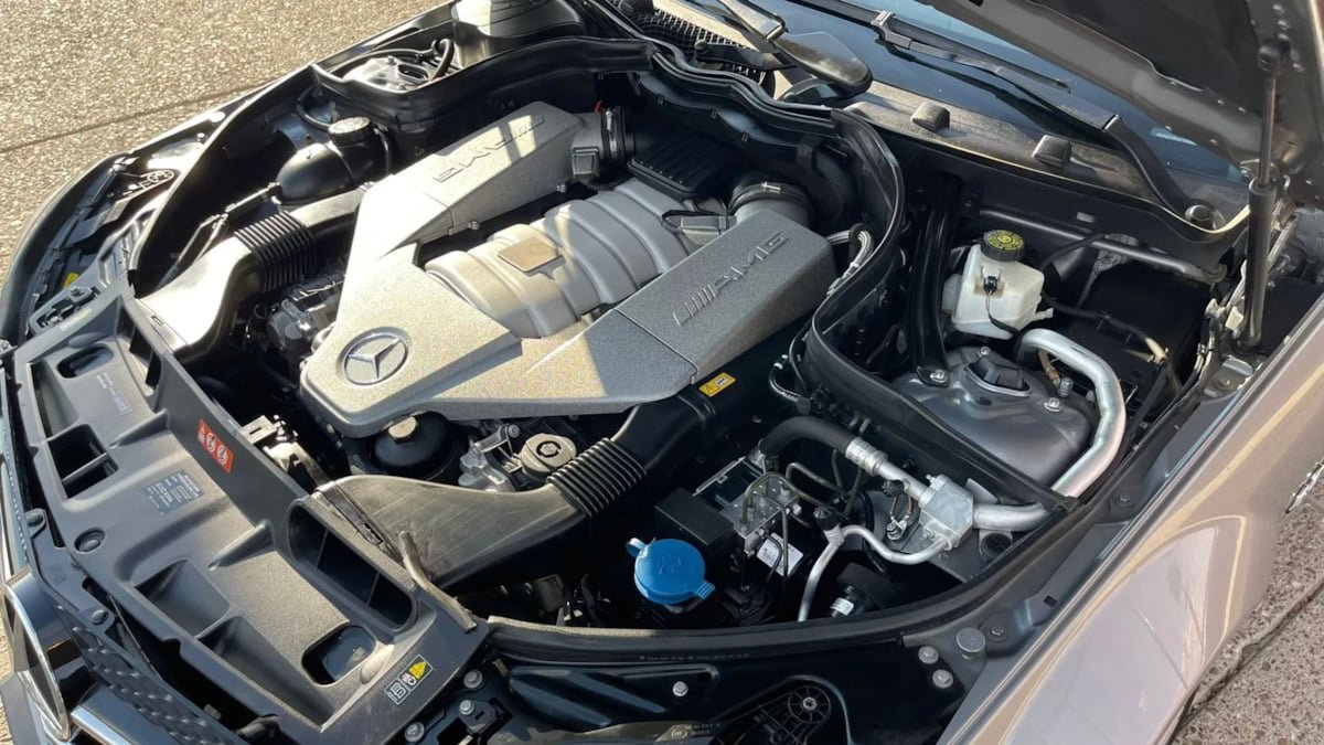 Used 2012 Mercedes-Benz C 63 AMG Coupe w/ Lighting Pkg image 27