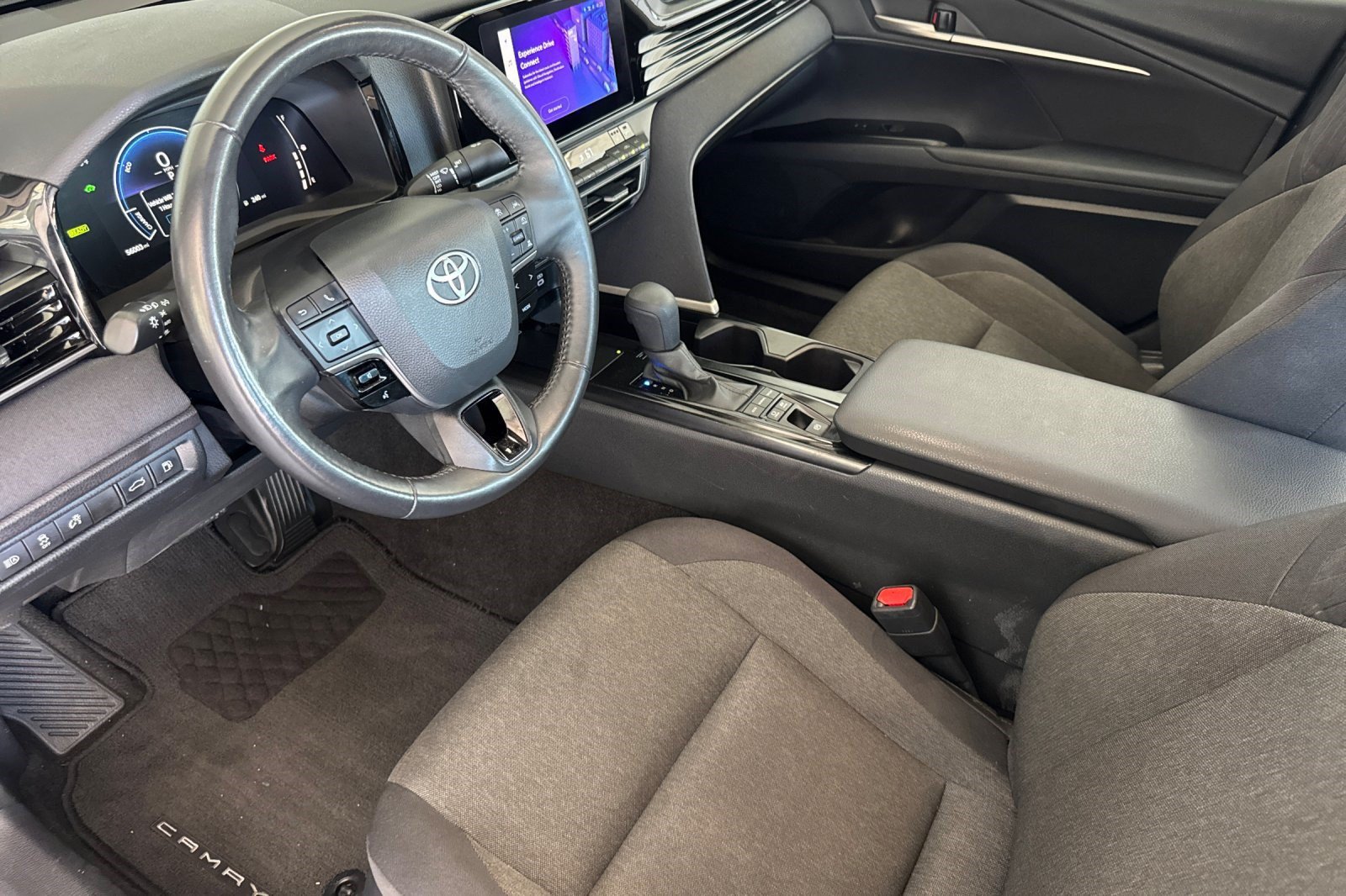 Used 2025 Toyota Camry LE w/ Convenience Package AWD/4WD image 4