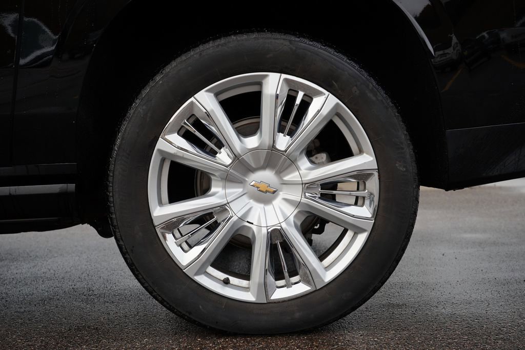 Used 2023 Chevrolet Suburban High Country w/ Premium Package image 34