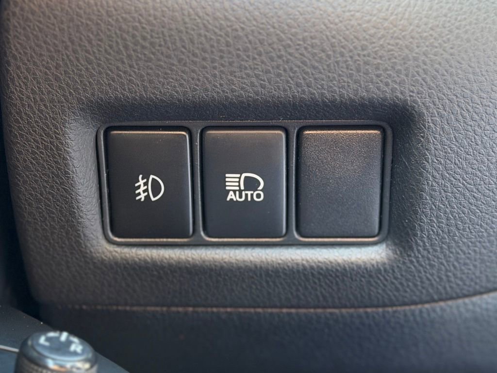 Used 2018 Toyota C-HR XLE FWD image 13