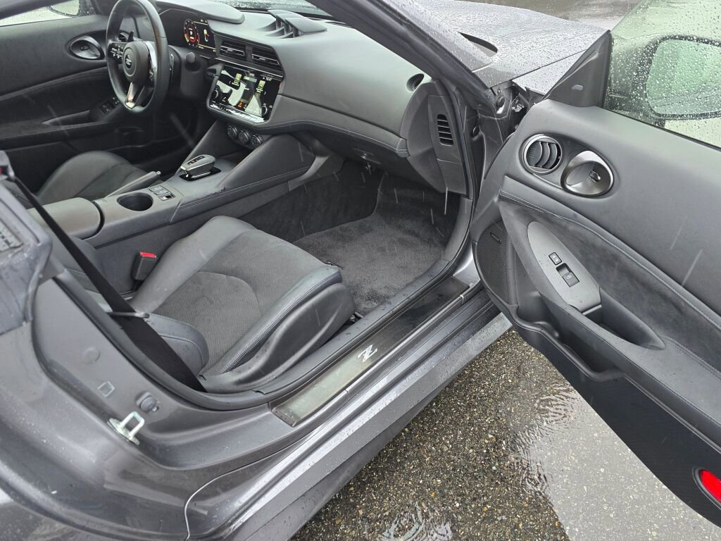Used 2024 Nissan Z Performance w/ Floor Mat Package image 11